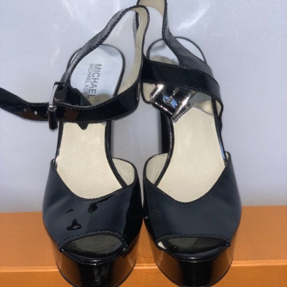 🌟SOLD🌟 Michael Kors Platforms ✨🖤